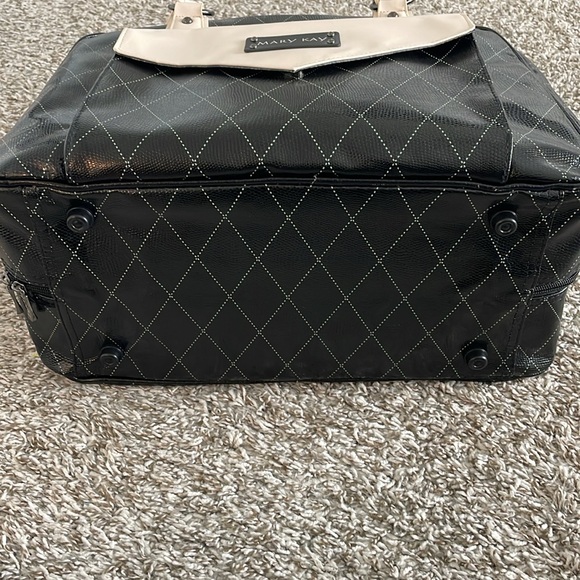 Mary Kay Bag with organizer - Picture 7 of 9